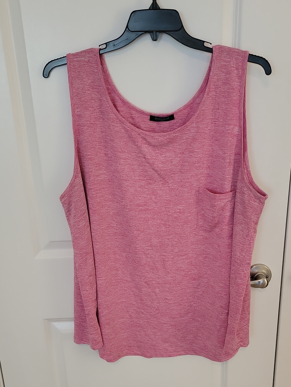 Women's Pink Scoop Neck Tank Top with Pocket